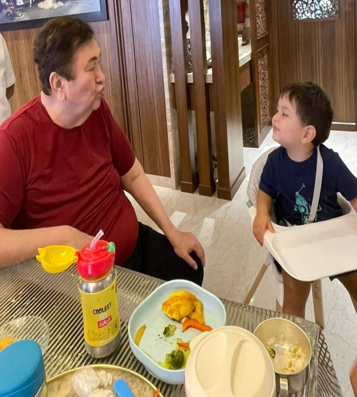 करीना ने शेयर की पापा रणधीर और बेटे जेह की पाउट करते हुए तस्वीर