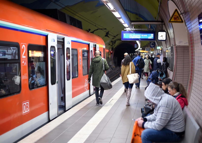 FRANKFURT, Nov. 13, 2018 (Xinhua) -- People walk on the platform of railway station Ostendstrasse in Frankfurt, Germany, on Nov. 13, 2018. An urban rail vehicle, or S-train, hit people Tuesday afternoon at the railway station Ostendstrasse near the European Central Bank in Frankfurt, leaving one dead, two injured, the local fire department reported via twitter