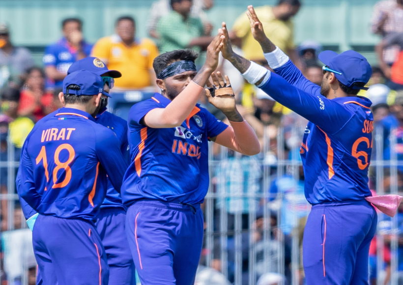 ऑस्ट्रेलिया ने भारत को दिया 270 का लक्ष्य, पांड्या और कुलदीप ने 3-3 विकेट झटके