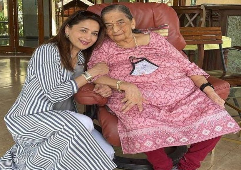 माधुरी दीक्षित ने अपनी मां को किया याद, 'उन्होंने हमें गले