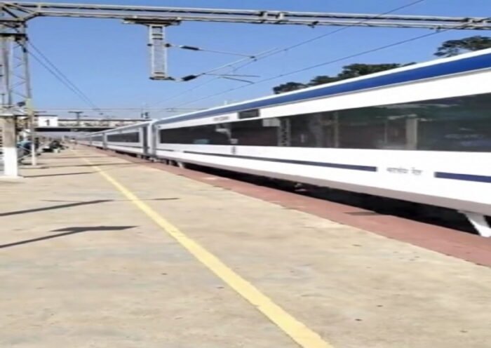 दिल्ली से जयपुर और अजमेर के बीच वंदे भारत ट्रेन का ट्रायल रन हुआ शुरू
