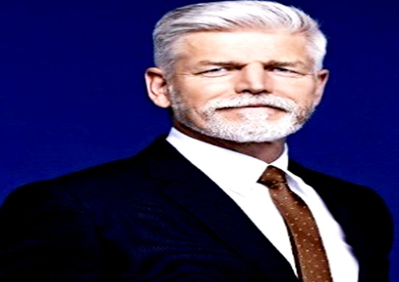 नाटो के पूर्व जनरल ने चेक गणराज्य के राष्ट्रपति के रूप में शपथ ली