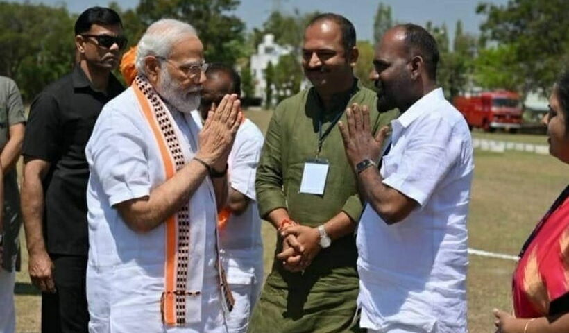कर्नाटक में उपद्रवी के साथ पीएम मोदी की तस्वीर वायरल, आलाकमान ने मांगी रिपोर्ट