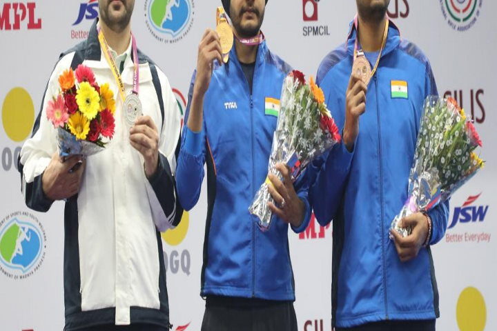 आईएसएसएफ विश्व कप : सरबजोत सिंह ने 10मी एयर पिस्टल का स्वर्ण जीता, वरुण तोमर को कांस्य मिला