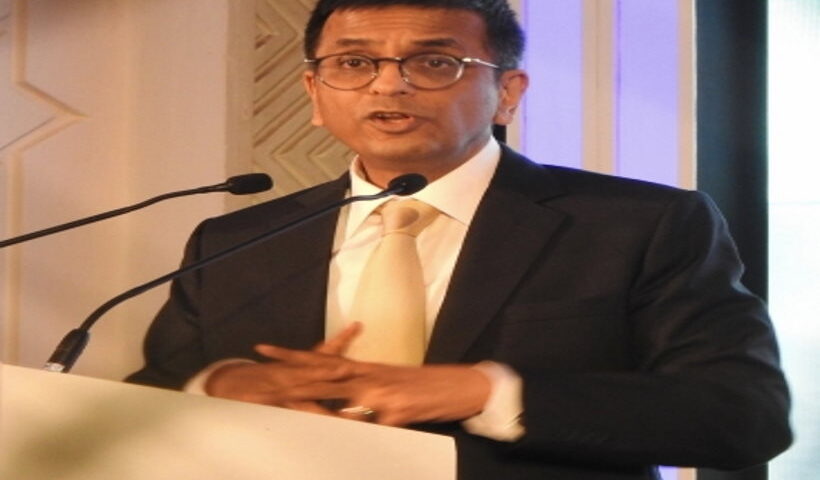 अदालतों में अधिक महिला वकीलों की उपस्थिति के लिए संस्थागत समर्थन दिया जाना चाहिए : सीजेआई