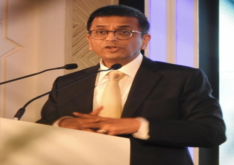 अदालतों में अधिक महिला वकीलों की उपस्थिति के लिए संस्थागत समर्थन दिया जाना चाहिए : सीजेआई