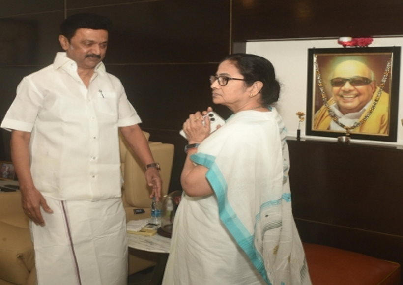 विपक्षी शासित राज्यों में राज्यपालों की भूमिका पर ममता ने स्टालिन से की बात