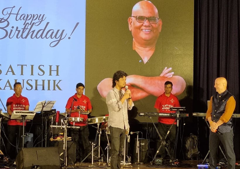 सतीश कौशिक के 67वें जन्मदिन पर पापोन ने उनकी याद में गाया गाना