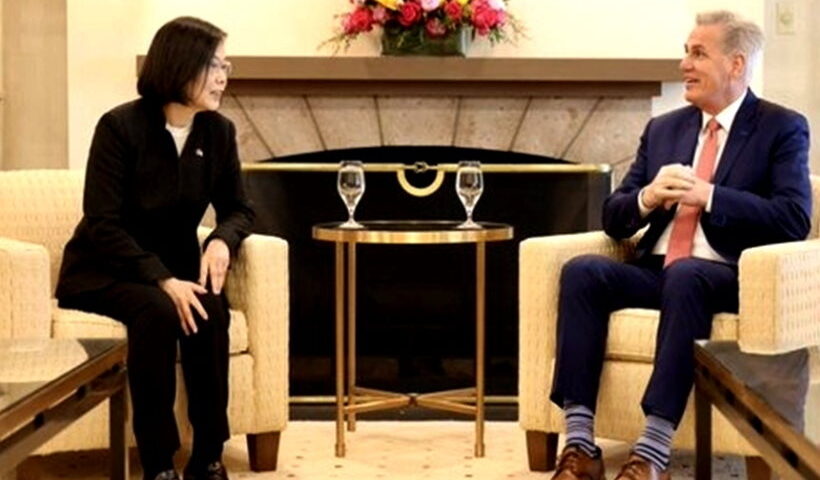 ताइवान के राष्ट्रपति ने यूएस हाउस स्पीकर से कहा 'लोकतंत्र खतरे में'