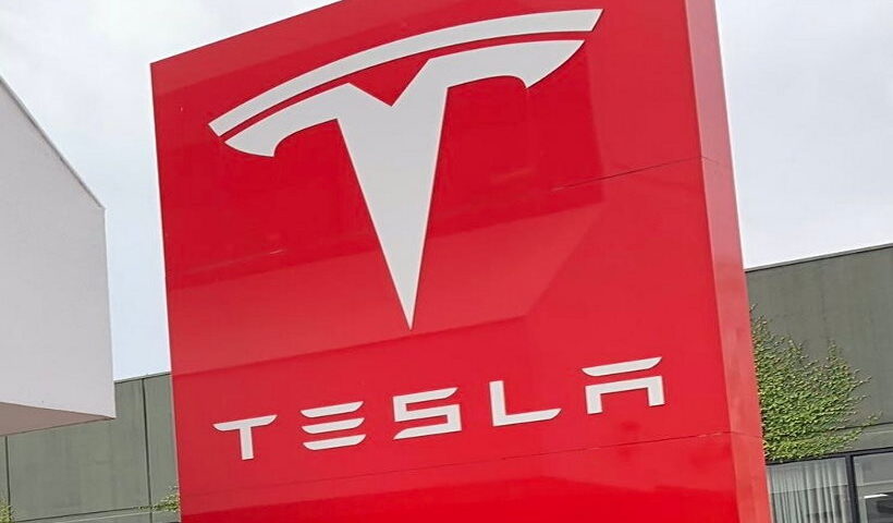ईवी की कीमतों में कटौती के बीच टेस्ला की आय 24 प्रतिशत घटकर 2.7 अरब डॉलर हुई