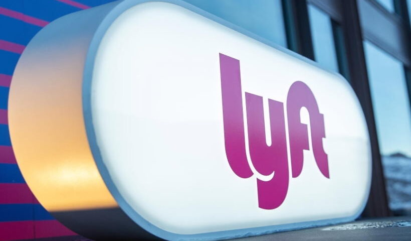 राइड-हेलिंग प्लेटफॉर्म लिफ्ट ने 1,072 कर्मचारियों की छंटनी की