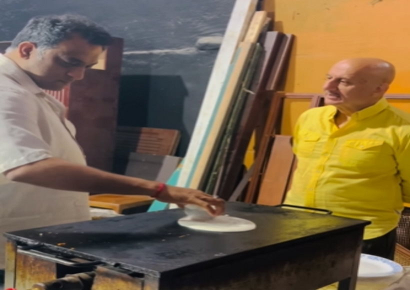 अनुराग बसु ने 'मेट्रो इन दिनों' के सेट पर अनुपम खेर के लिए बनाया डोसा
