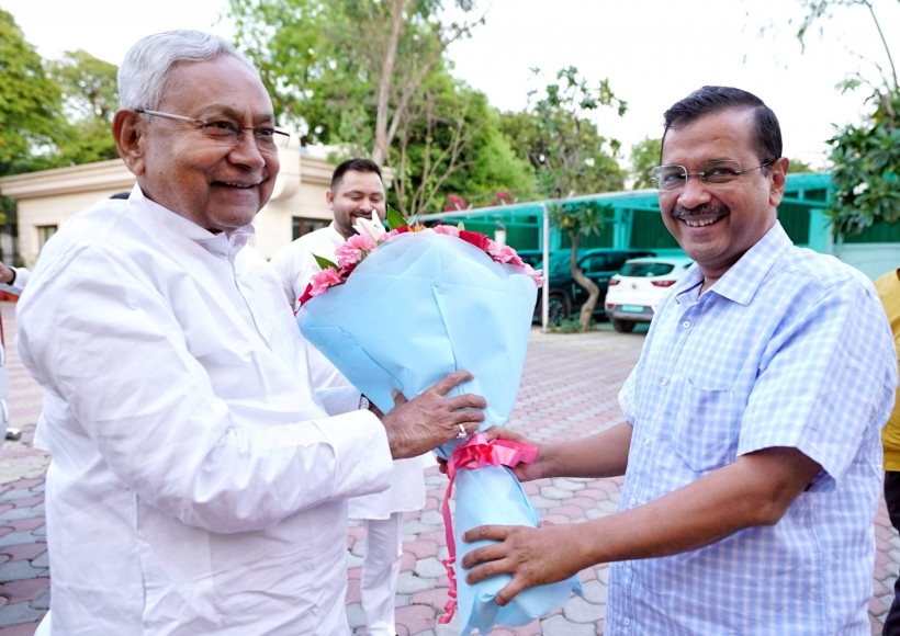 नीतीश कुमार और तेजस्वी से मुलाकत कर बोले केजरीवाल, देश मुश्किल दौर में