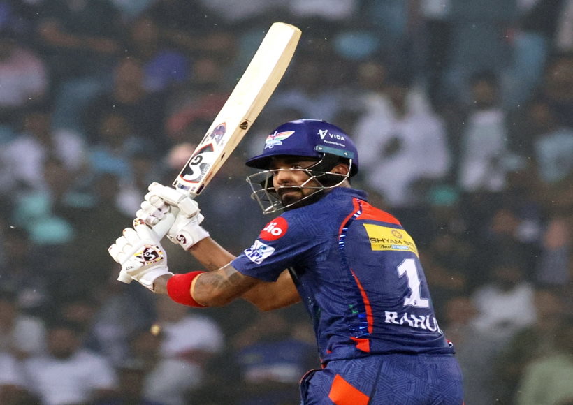 स्लो ओवर रेट के लिए केएल राहुल पर 12 लाख रुपए का जुर्माना