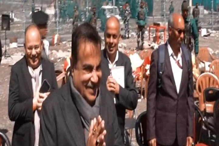 एक बार चल रहा काम पूरा हो जाने के बाद, श्रीनगर-जम्मूयात्रा का समय 3 घंटे होगा : गडकरी