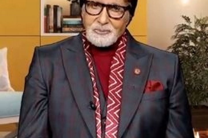 बिग बी ने ब्लू टिक के लिए ट्विटर के आगे जोड़े हाथ, बोले-'पैसे भर दिए हैं, अब तो नील कमल लगाय दो''