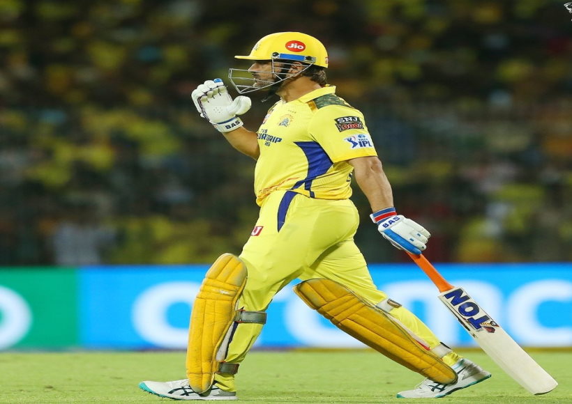 मुझे नहीं लगता कि धोनी कीर्तिमानों के पीछे जाते हैं : सहवाग