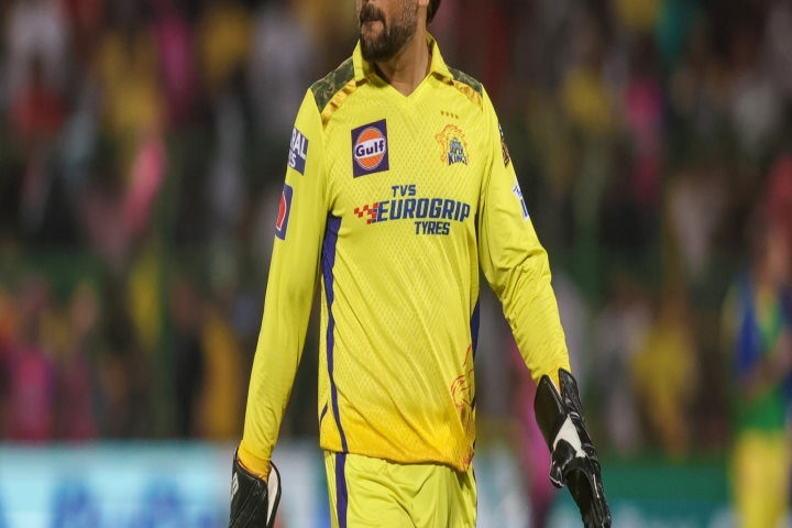 धोनी कह रहे थे आईपीएल ट्रॉफी जीतने के बाद एक साल और खेलूंगा, सुरेश रैना ने किया खुलासा
