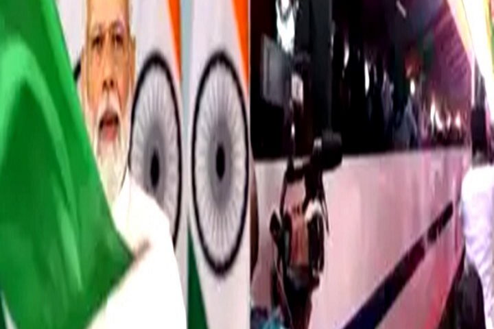 प्रधानमंत्री ने पुरी से हावड़ा जाने वाली वंदे भारत एक्सप्रेस को हरी झंडी दिखाई