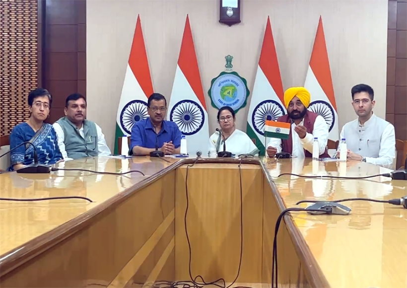 अभिषेक बनर्जी को नोटिस देने के दौरान सीबीआई अधिकारियों ने दी धमकी : ममता