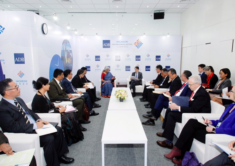 एडीबी प्रमुख से मिलीं सीतारमण, कहा- 'प्रमुख भागीदार बना रहेगा भारत'