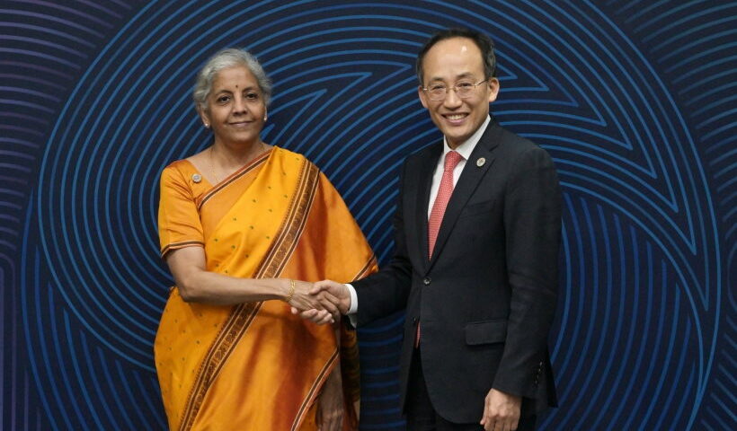 सीतारमण ने दक्षिण कोरियाई उप प्रधानमंत्री से मुलाकात की; विनिर्माण, आरई क्षेत्रों में निवेश की मांग