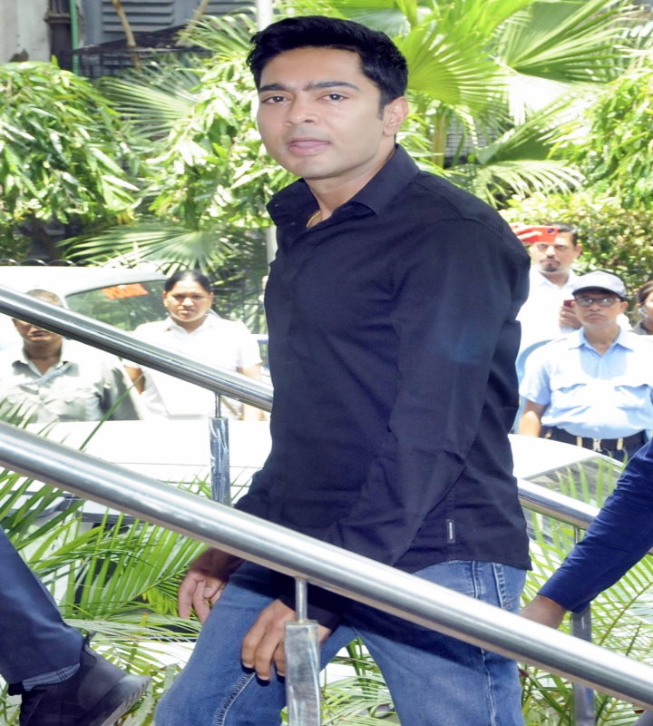 बंगाल स्कूल भर्ती घोटाला: 25 लाख रुपये जुर्माना लगाने के खिलाफ सुप्रीम कोर्ट पहुंचे अभिषेक बनर्जी