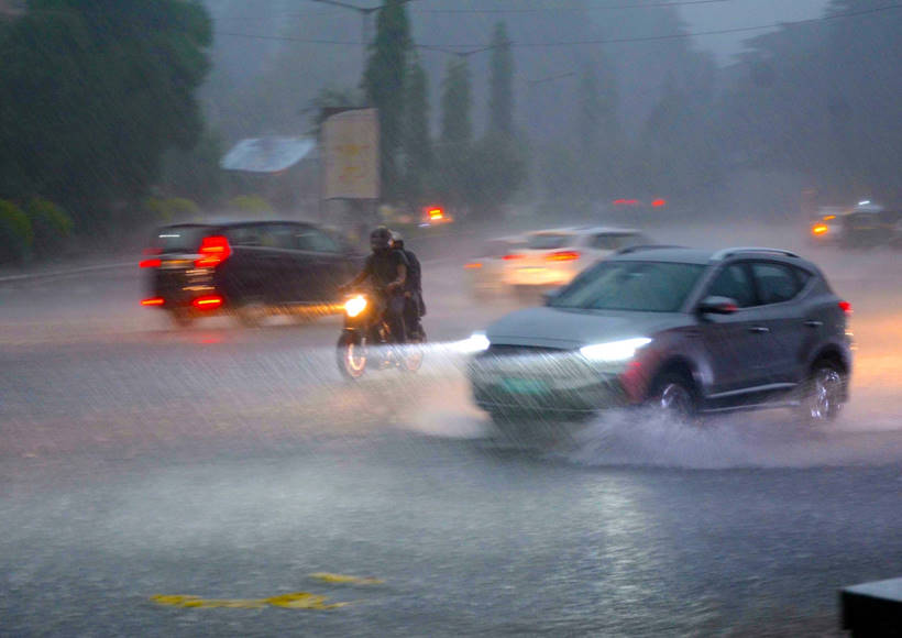 भारी बारिश