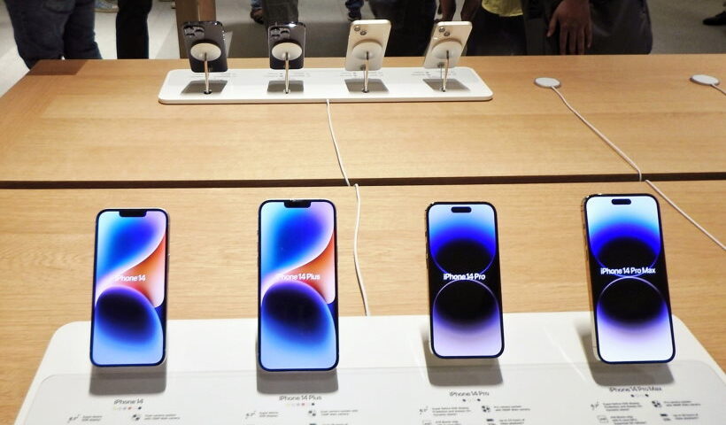 आईफोन की बिक्री ने मार्च तिमाही में 51.3 अरब डॉलर का नया रिकॉर्ड बनाया : टिम कुक