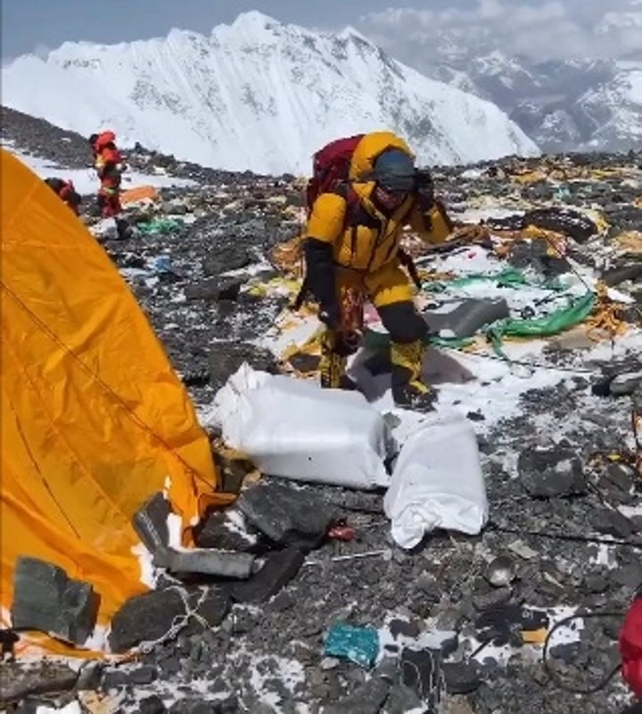 कंगना ने एवरेस्ट के गंदे बेस कैंप की क्लिप पोस्ट की, लिखा : प्रभु के चहेते रियलिटी चेक करें