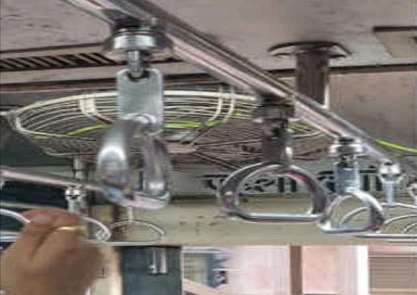 मुंबई में चलती ट्रेन में महिला से 'छेड़छाड़'