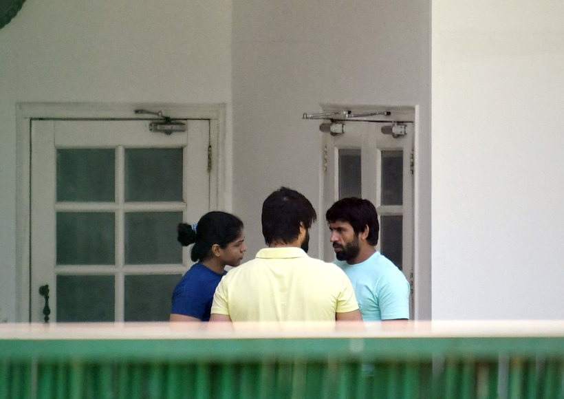 पहलवानों की खेल मंत्री से मांग: महिला को डब्ल्यूएफआई प्रमुख बनाएं, हमारे खिलाफ एफआईआर रद्द करें