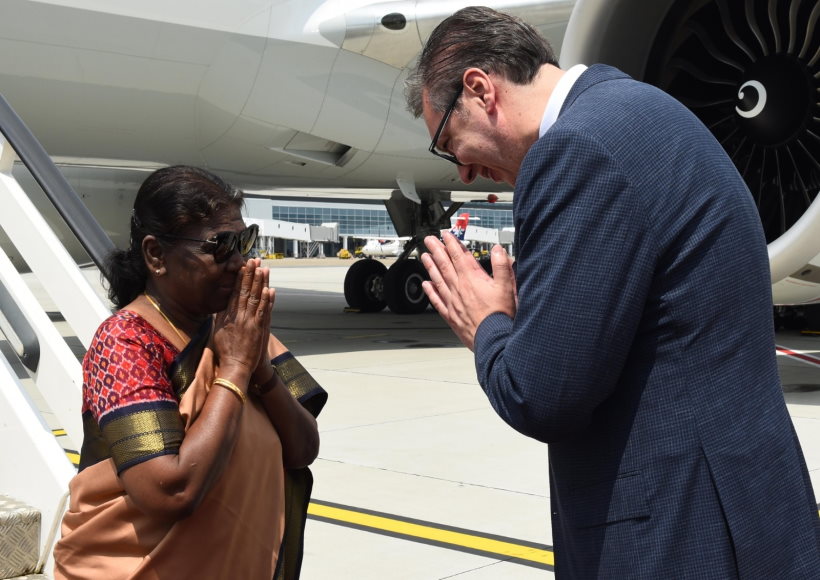 राष्ट्रपति मुर्मू 3 दिवसीय राजकीय यात्रा पर सर्बिया पहुंचीं