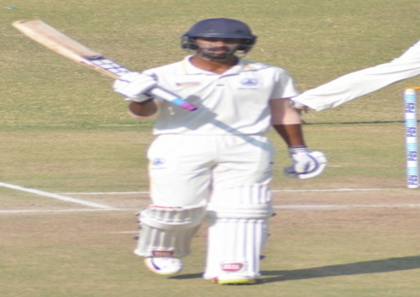 दलीप ट्रॉफी : दिनेश कार्तिक ने दक्षिण क्षेत्र की टीम से बाबा इंद्रजीत को बाहर करने पर सवाल उठाए