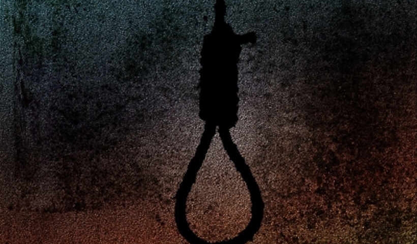 Minor girl found hanging