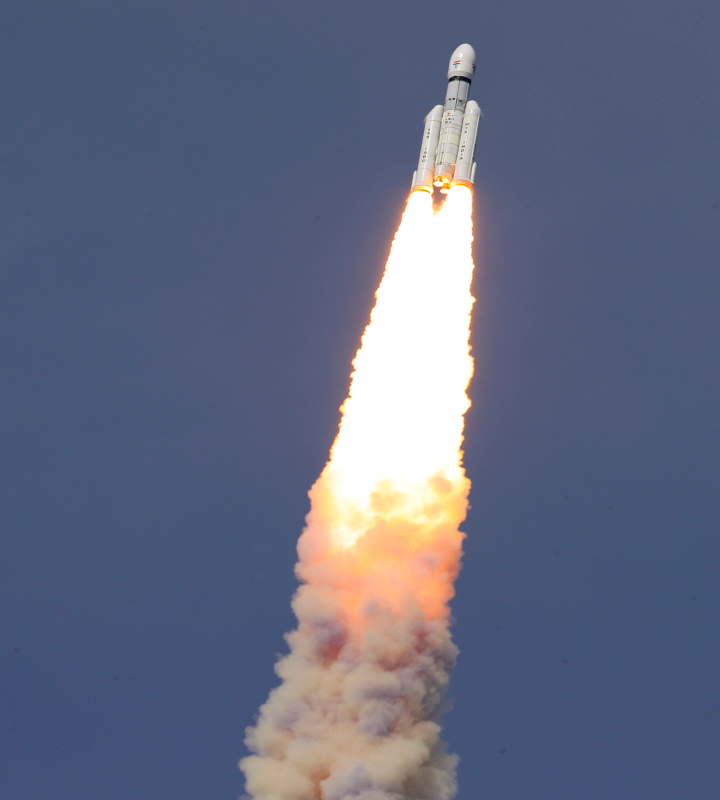 'बाहुबली' रॉकेट एलवीएम 3 से चंद्रयान का सफल प्रक्षेपण