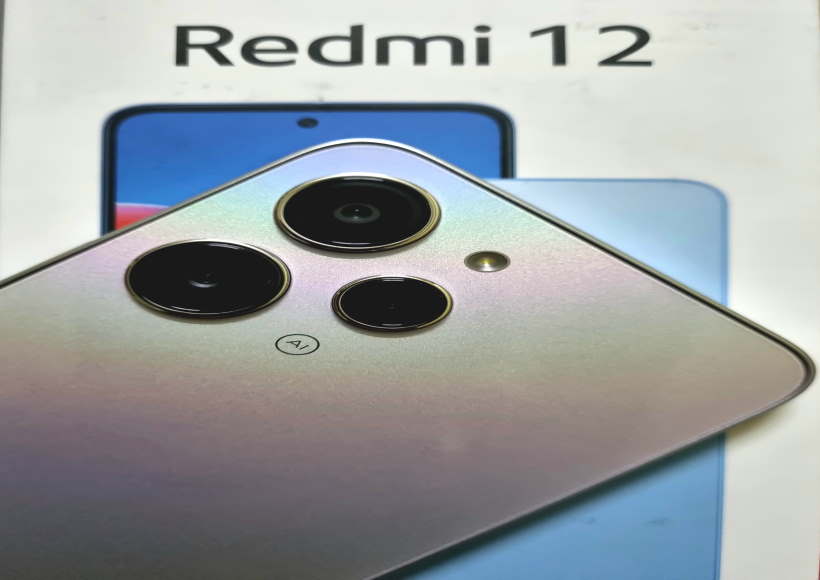 स्लीक और मॉडर्न डिजाइन के साथ रेडमी 12 छोड़ेगा लोगों के दिलों पर अपनी छाप