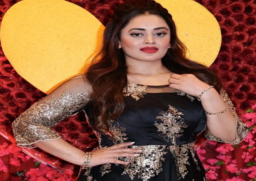 'बिग बॉस ओटीटी 2' : बेबिका ने अब्दू का पढ़ा हाथ, कहा- '24 साल की उम्र तक हो जाएगी शादी'