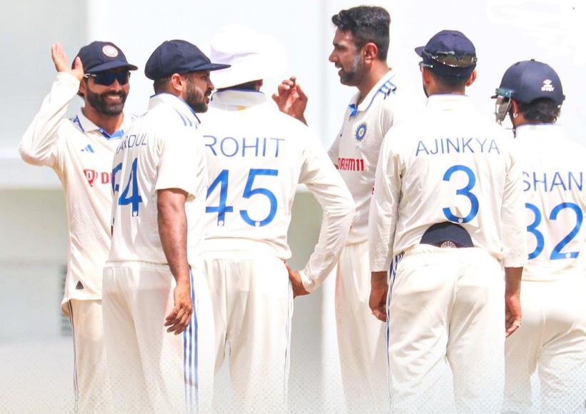 वेस्ट इंडीज के खिलाफ पहले टेस्ट में अश्विन के 5 विकेट से भारत मजबूत स्थिति में