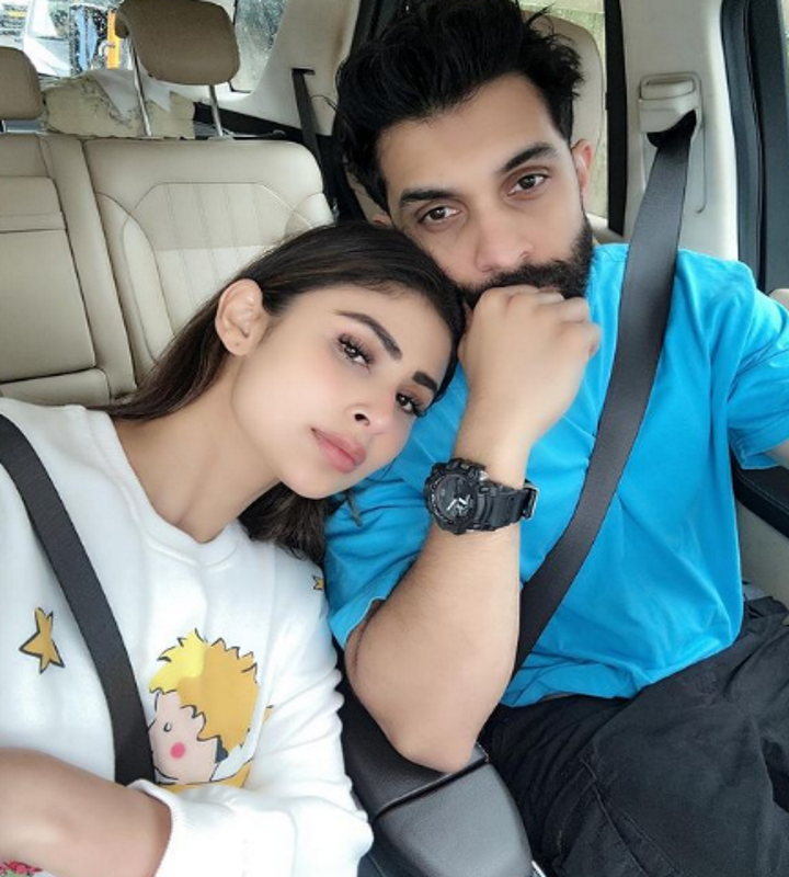 9 दिनों तक अस्पताल में रहने के बाद घर लौटीं मौनी रॉय