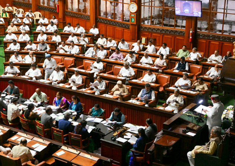 कर्नाटक: चुनावी वादे लागू करने में देरी, भाजपा का विधानसभा में हंगामा