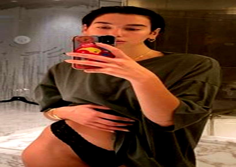 दुआ लीपा ने शॉवर सेल्फी की शेयर, फैंस की बैकग्राउंड में टिकी नजर