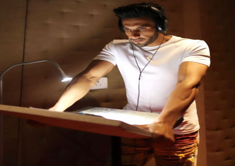 रणवीर सिंह ने शेयर किया 'रॉकी और रानी की प्रेम कहानी' का डबिंग सीन