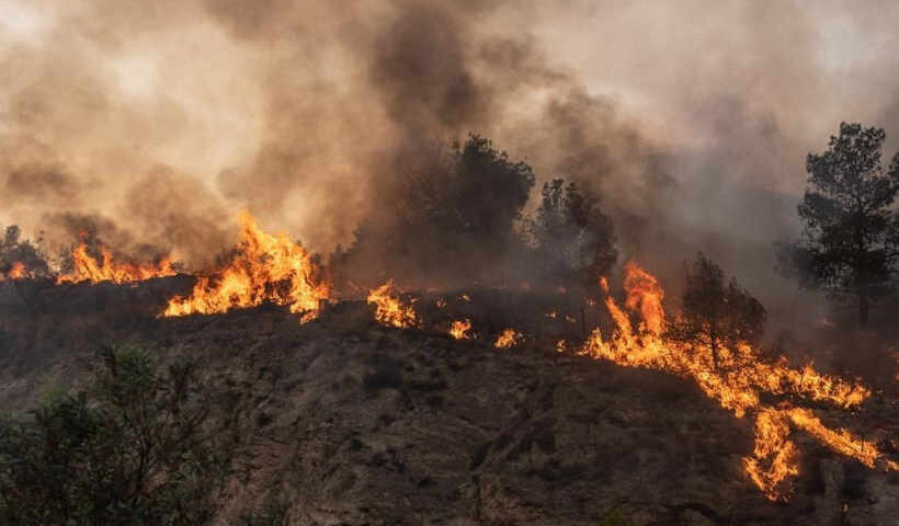 Helicopter pilot killed while battling wildfires in Canada
