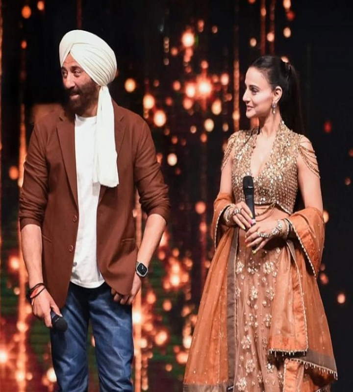 'अरे, उसे छोड़ दो!', बॉबी देओल को गले लगाने पर चिल्ला पड़े थे लोगः अमीषा पटेल