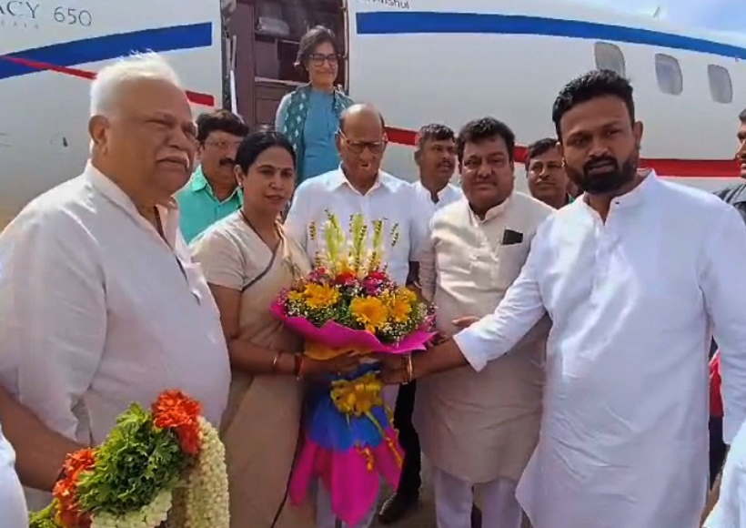 विपक्षी दलों की बैठक के लिए शरद पवार पहुंचे बेंगलुरु