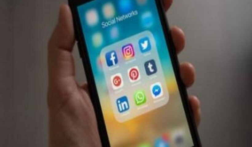 सोशल मीडिया