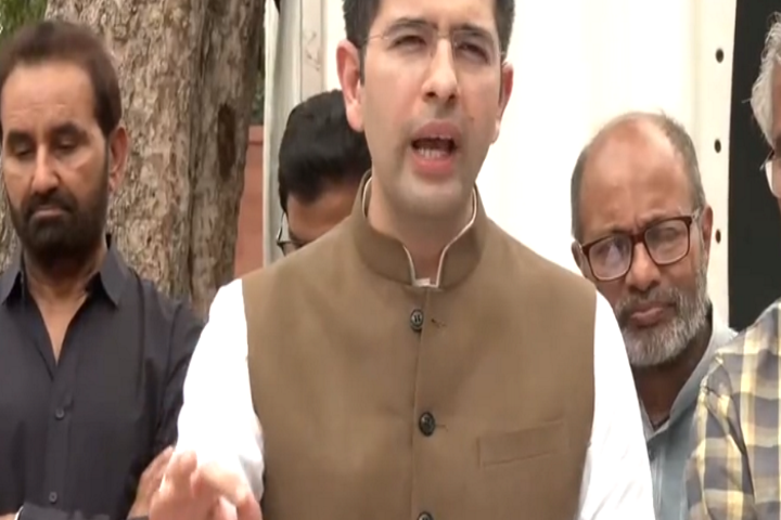 लोकतंत्र को 'बाबूशाही' में बदल देगा जीएनसीटीडी संशोधन विधेयक : आप