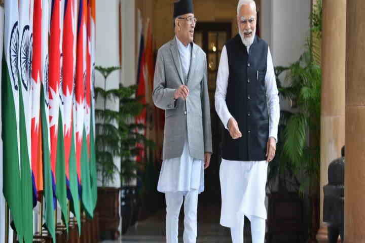 प्रधानमंत्री ने नेपाल के साथ द्विपक्षीय सहयोग पर प्रचंड से की चर्चा