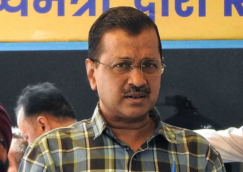 केजरीवाल ने कुलगाम मुठभेड़ में शहीद तीन सुरक्षाबलों को दी श्रद्धांजलि